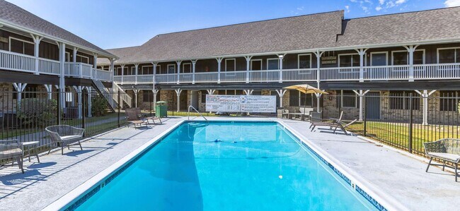 Sussex Manor Apartments