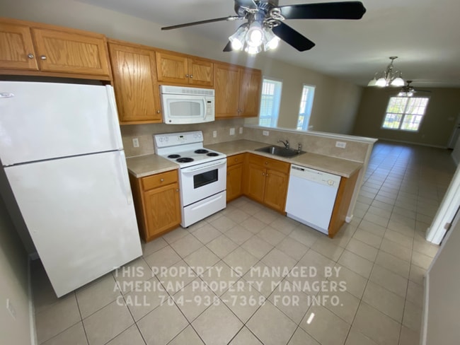 Photo - 4135 Broadstairs Dr SW