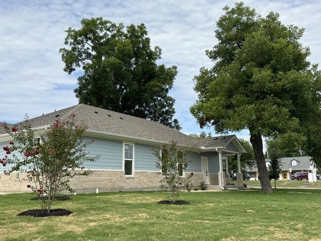 Building Photo - 717 N 3rd St