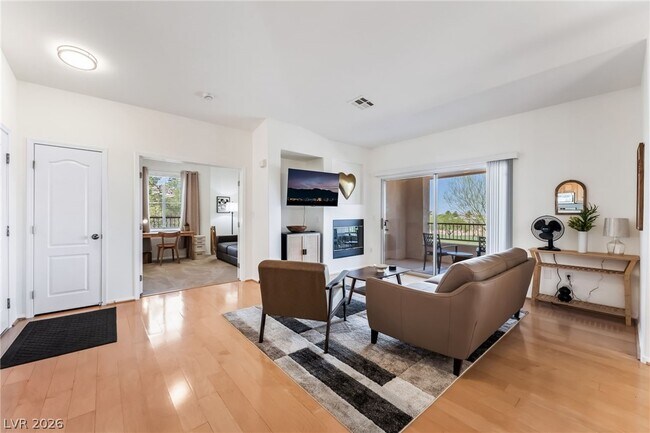 Photo - 904 Duckhorn Ct Unit 204