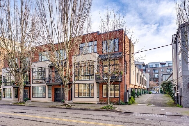 Photo - 752 NW 12th Ave