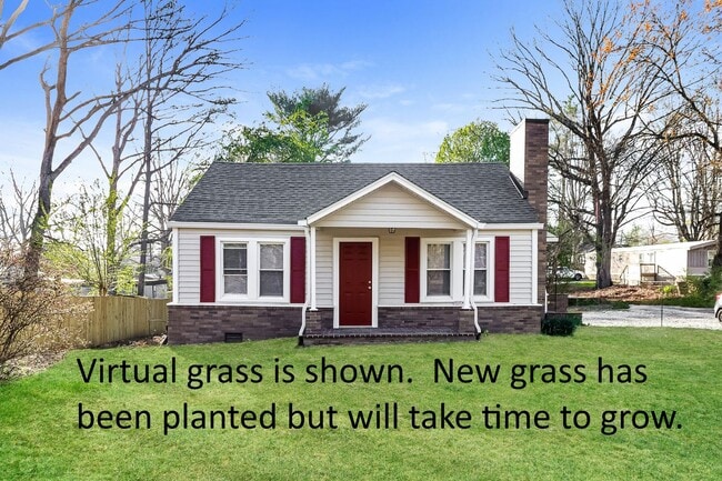 Building Photo - 2/1 House - Just Renovated Kitchen & Bath