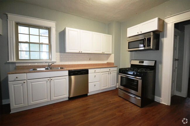 Building Photo - 3714 Walnut St Rental