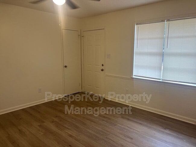 Photo - 453 Pecan Tree Ct