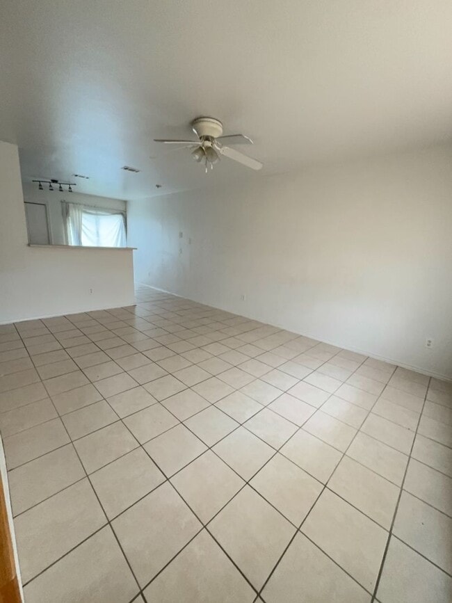 Photo - 3601 Malibu Ln Unidad C