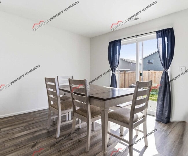 1425 Salzer Crk Dr