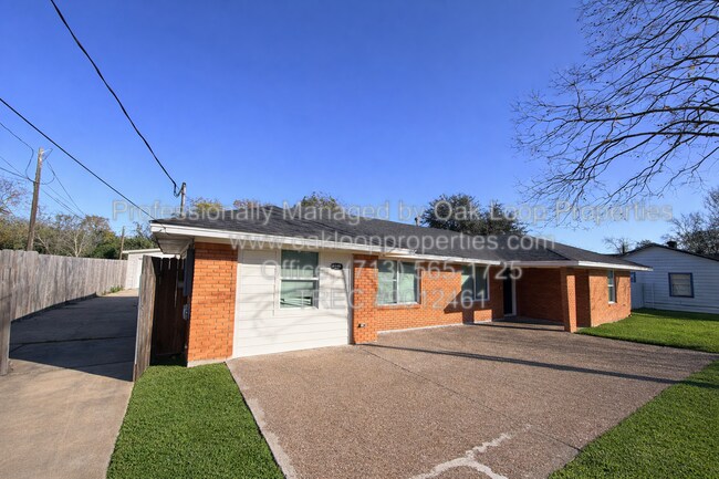 Photo - 5105 Oak Ave