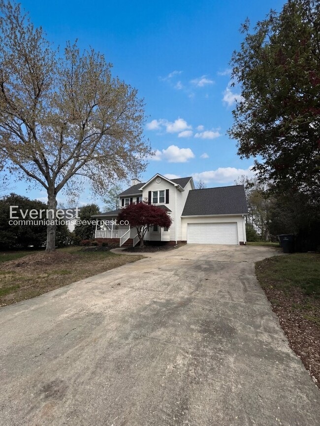 Photo - 1356 Mistletoe Ridge Pl NW