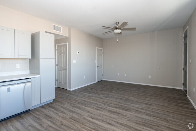 2BR, 2BA - 840SF - Living Room