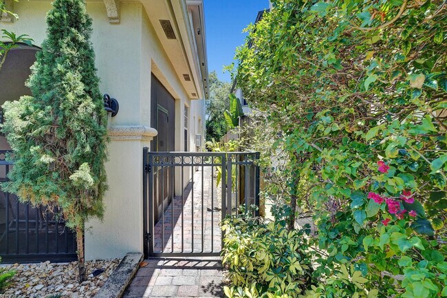 Photo - 426 SW 9th St