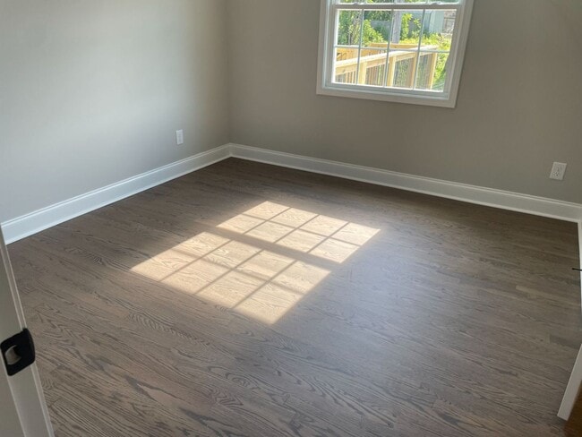 Photo - Beautiful Renovated 4 Bedroom Home For Rent With a Large Bonus Room!
