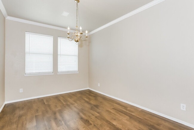 Photo - 2713 Meadowview Dr