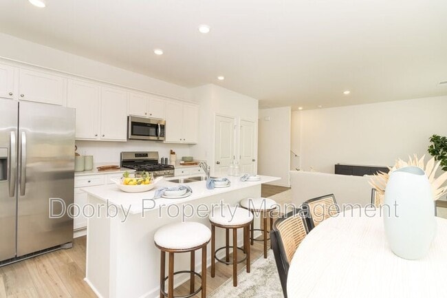 Photo - 114 Saddlebred Wy