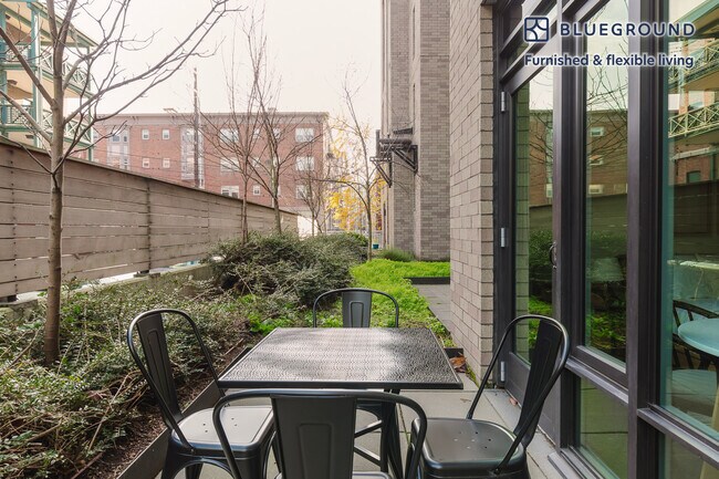 Photo - 624 Yale Ave N Unidad FL3-ID808