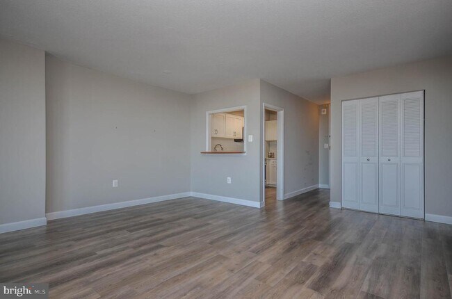 Photo - 4242 East-West Hwy Unit 911