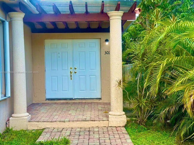 Photo - 3019 SW 23rd St Unit 3019