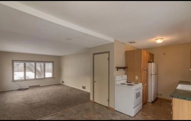 Photo - 802 Le Hillier St Unit 1