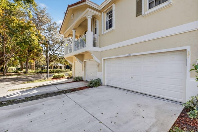 Photo - 4801 N Wickham Cir