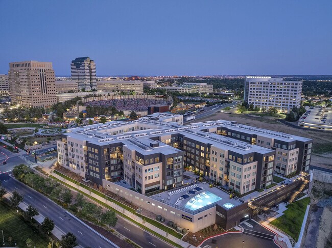 Building Photo - The Avant