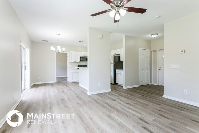 Photo - 1245 Amherst St E