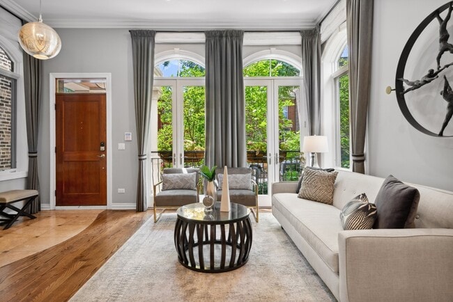 Photo - 1925 N Bissell St