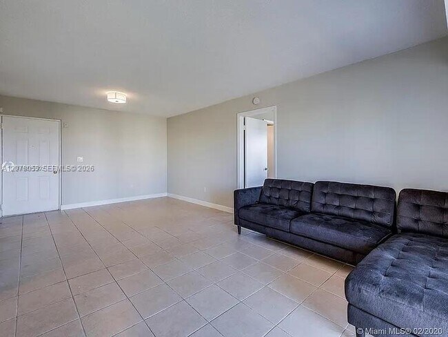 Photo - 8240 SW 210th St Unit # 319