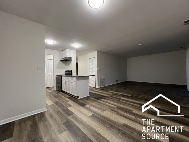 Photo - 2310 N Harlem Ave Unidad 203