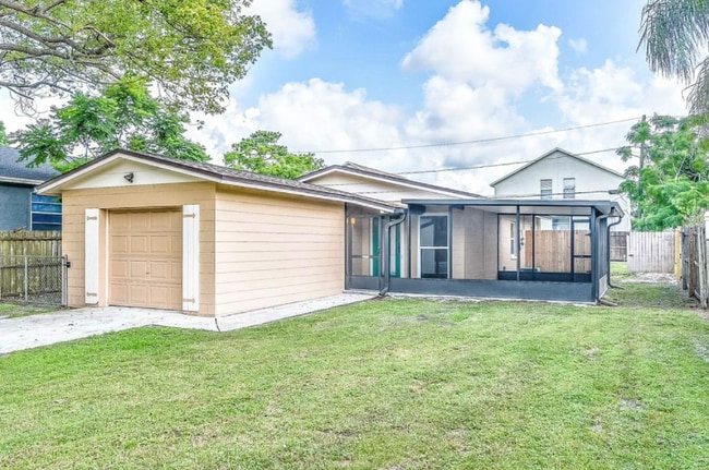 Photo - 6427 Summit Dr