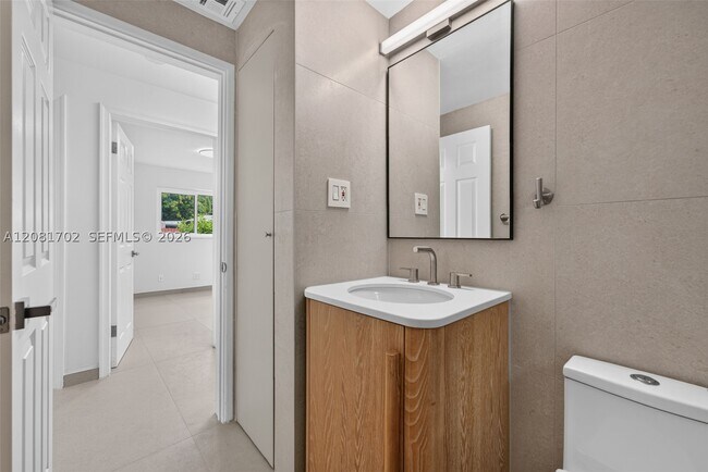 Photo - 3036 N 58th Ave