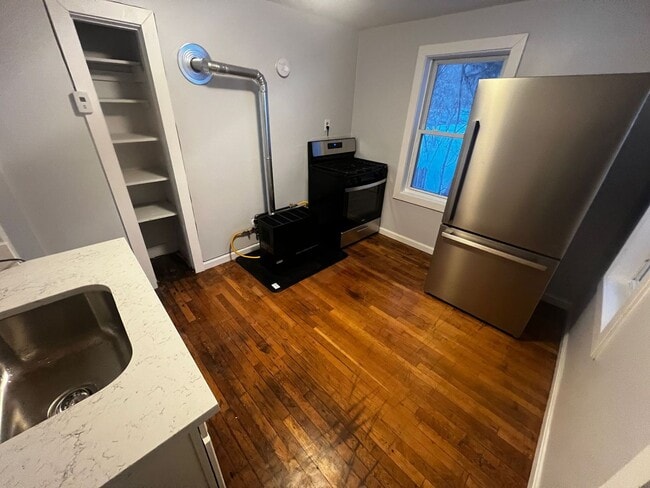 165 Pleasant St Unit 1