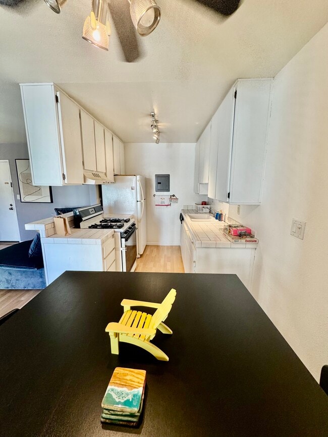 Photo - 1600 Ardmore Ave Unit 220