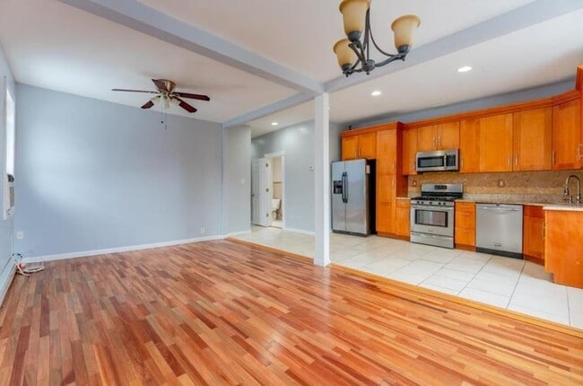 Photo - 1316 44th St