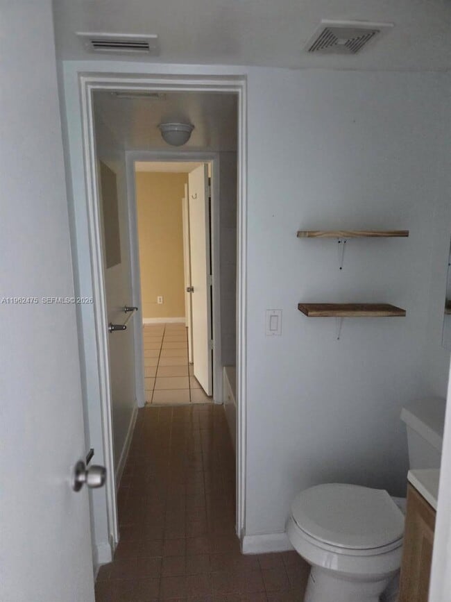 Photo - 1055 N Franklin Ave Unidad 1055F