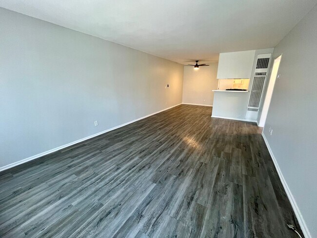 Photo - 18400 Prairie Street