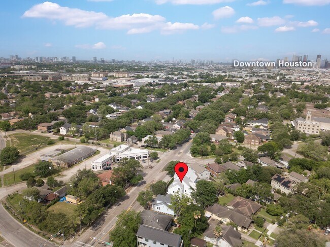 Photo - 4533 Polk St