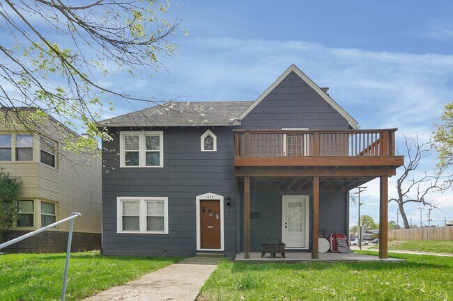 Photo - 1459 W 6th Ave