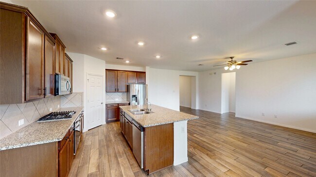 Photo - 31415 Whitcombe Summit Wy
