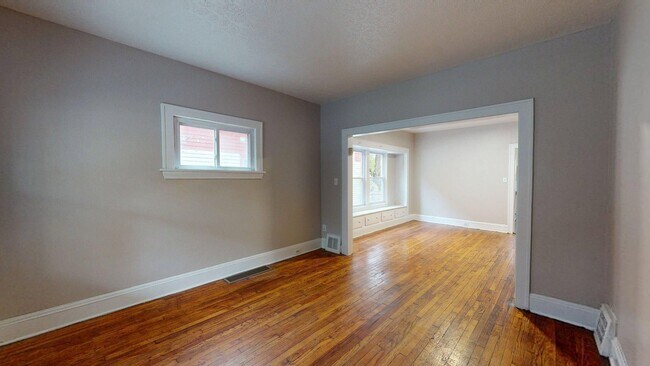 Photo - 11302 Parkview Ave Unit 11302 Parkview Ave - DWN