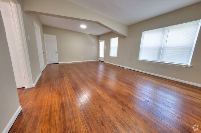 Building Photo - 6122-24 Dewey Unit 6122 Rental