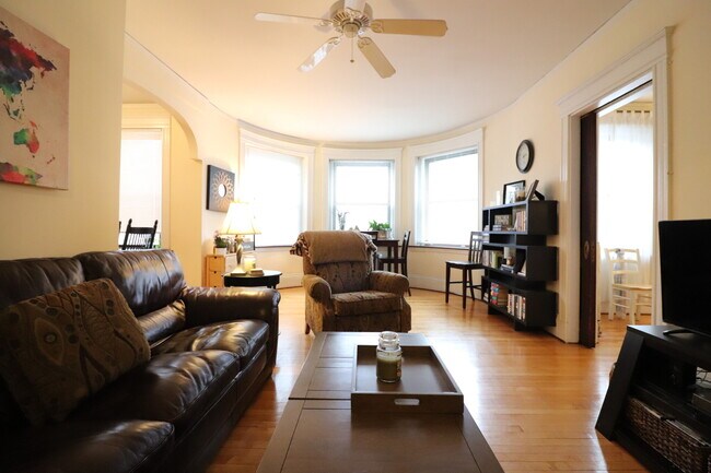 Photo - 1100 Beacon St Unidad 1A Rental