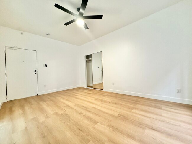 Photo - 1110 S Lake St Unit 103A