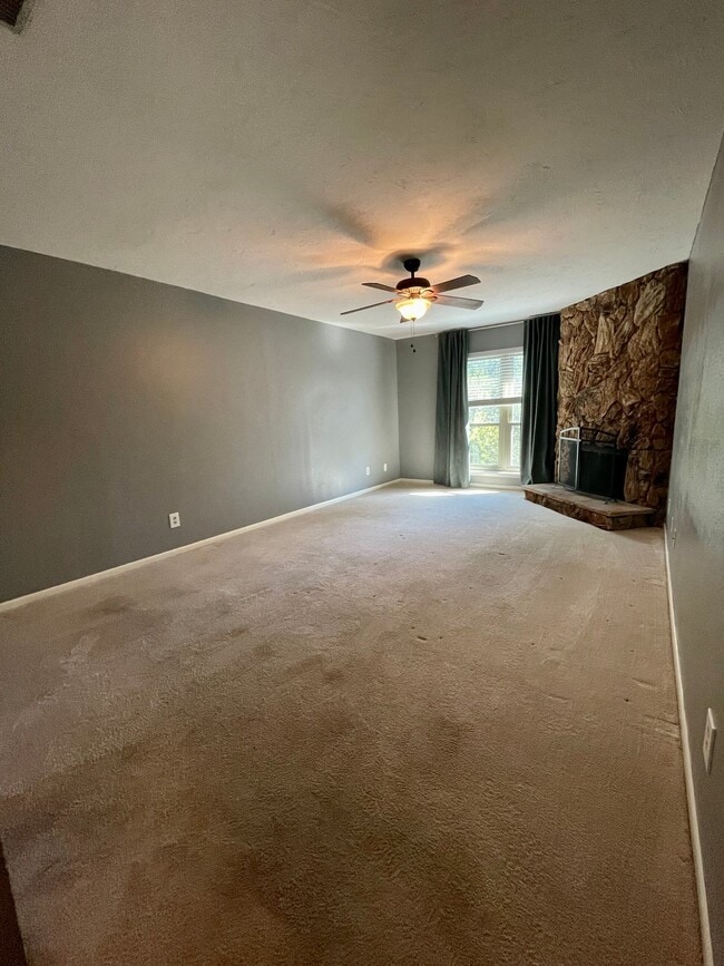 Photo - 3314 Douglas Ave Unit 205