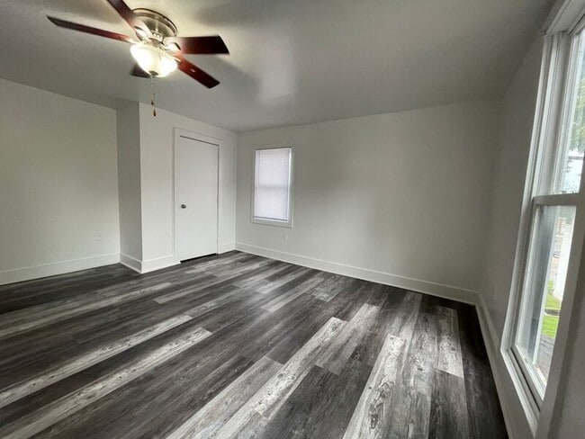 Photo - 517 W Maple Ave