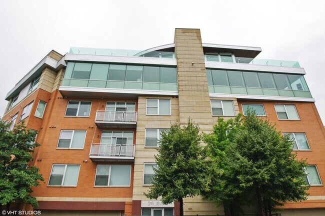 Photo - 914 W Hubbard St