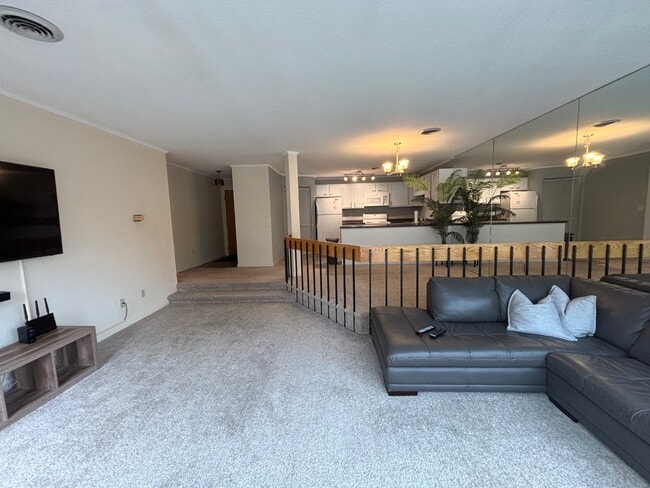 Building Photo - 112 Franklin St