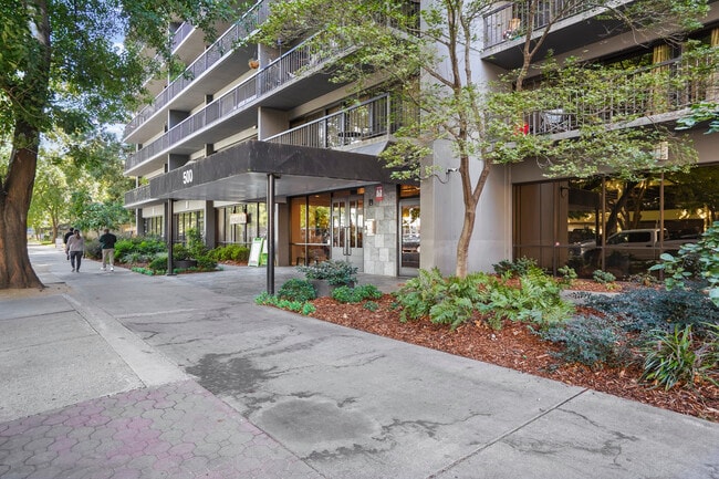 Photo - 500 N St Unidad 1604