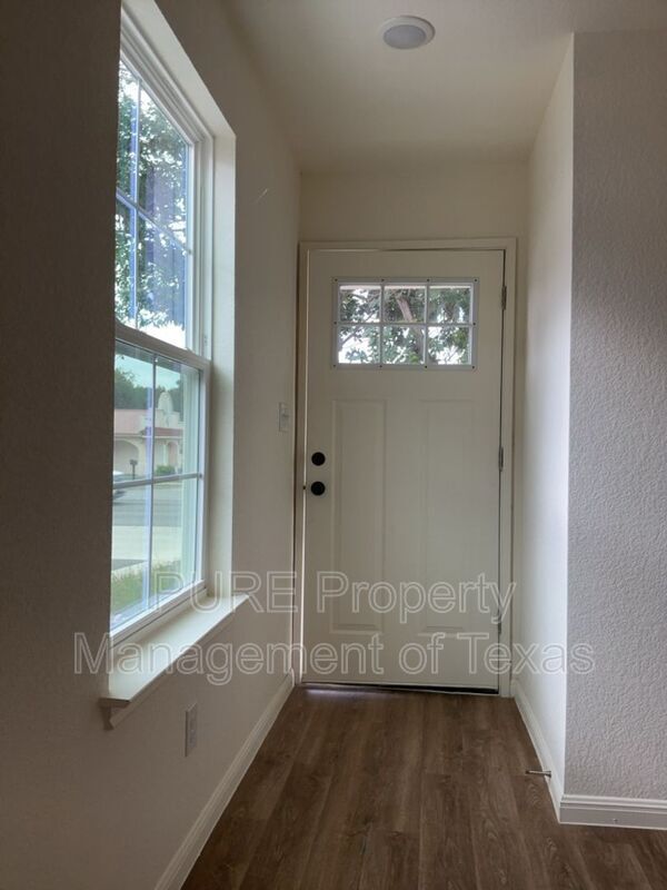 Photo - 2002 W 2nd St