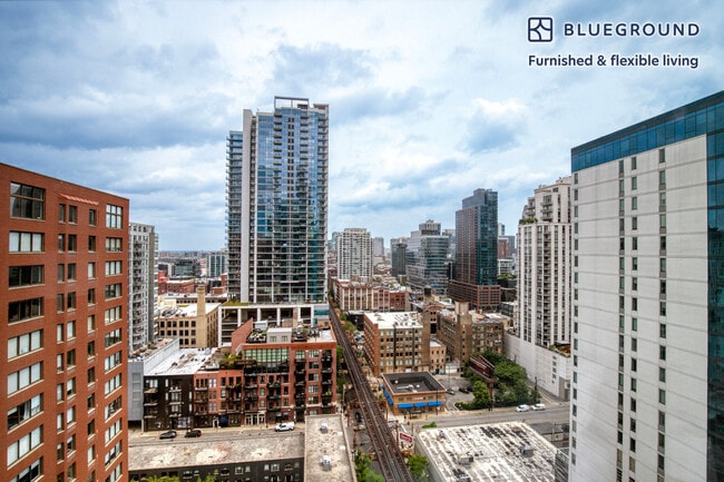 Photo - 311 W Illinois St Unidad SI FL18-ID824