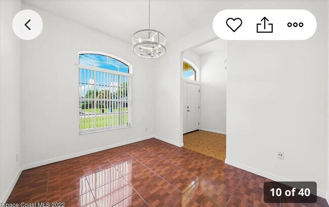 Photo - 525 Justine Ave NW