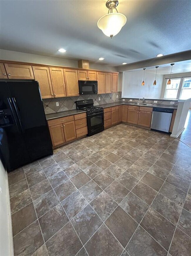 Photo - 203 Walnut Grove Ct Unit A